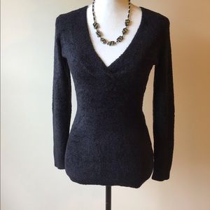 Route V Neck Fitted Sweater